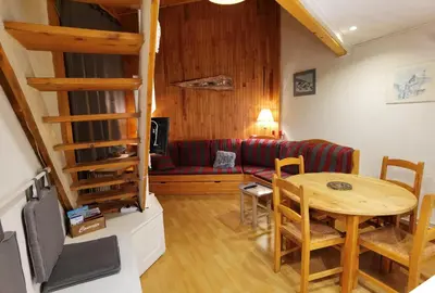 Coin salon dans l'établissement MyHome - Génépis 29 - 4pax skis aux pieds Val Claret