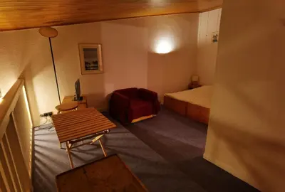 Coin salon dans l'établissement MyHome - Génépis 35 - Duplex 6 pax skis aux pieds - Val Claret