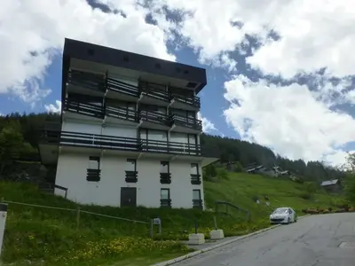 Vue générale sur la montagne ou vue sur la montagne depuis l'appartement
