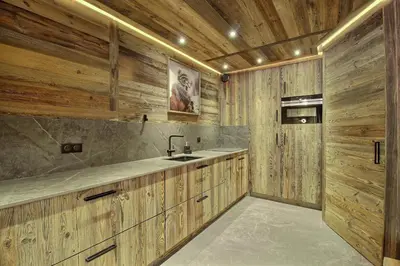 Cuisine ou kitchenette dans l'établissement ARC 1950, Appartement style Chalet Haut de Gamme 2 chambres, 6 personnes