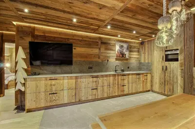 Télévision ou salle de divertissement dans l'établissement ARC 1950, Appartement style Chalet Haut de Gamme 2 chambres, 6 personnes