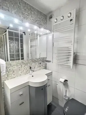 Salle de bains dans l'établissement Résidence Les Andes - Joli 2 pièces en centre-ville de Val D'Isère, proche de toutes commodités MAE-1041
