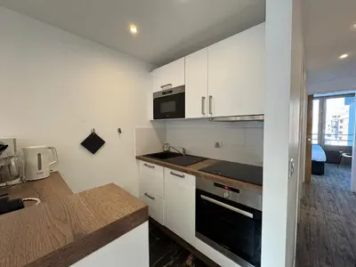 Cuisine ou kitchenette dans l'établissement PLA134 - SUPERBE Appt 4-6pers traversant coeur val Claret