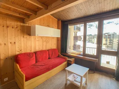 Coin salon dans l'établissement Studio mezzanine près des pistes, balcon, animaux admis - FR-1-502-516