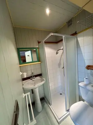 Salle de bains dans l'établissement Studio 4p Louedza