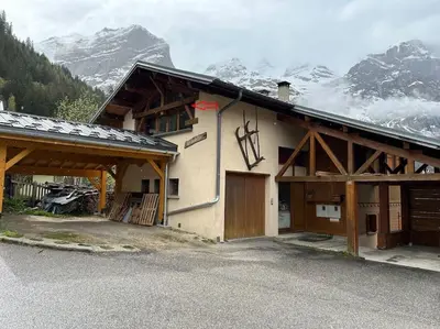 Vue générale sur la montagne ou vue sur la montagne depuis l'appartement