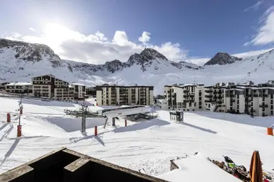 L'établissement Résidence Hauts Du Val Claret B2 - Appartement renové·Pied des pistes·Balcon MAE-9001 en hiver