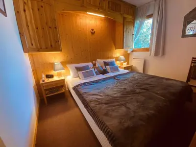 Un ou plusieurs lits dans un hébergement de l'établissement Confortable appartement 6 pers, prox pistes, parking inclus - FR-1-757-131