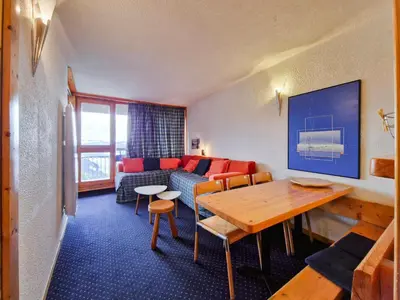Coin salon dans l'établissement Arc 1800 - Appartement 5 pers, balcon, wifi - FR-1-411-961