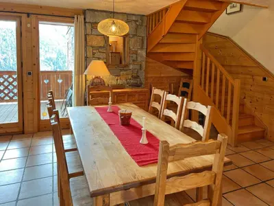 Coin salon dans l'établissement Le Refuge - 5 bedroom chalet with sauna