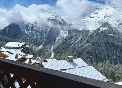 Vue générale sur la montagne ou vue sur la montagne depuis l'appartement