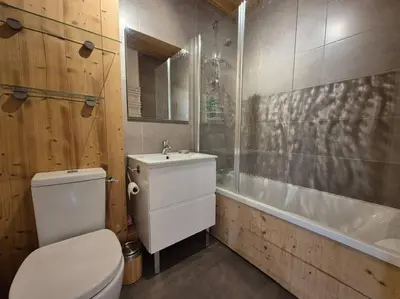 Salle de bains dans l'établissement BEC452- Superbe 2 pièces, vue Lac - Tignes