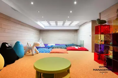 Coin salon dans l'établissement Chalet Licorne - Chalet de prestige au Belvédère MAE-3924