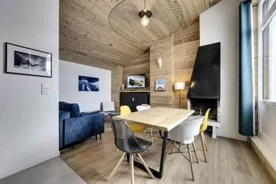 Coin salon dans l'établissement Résidence Hameau De Toviere - Appartement confort et rénové · Proche des pistes MAE-8811