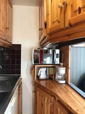 Cuisine ou kitchenette dans l'établissement BOR52 - BEAU T2 Rénové - pied des pistes- VAL CLARET