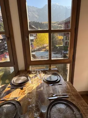 Vue générale sur la montagne ou vue sur la montagne depuis l'appartement
