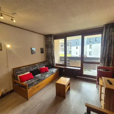 Studio lumineux proche pistes et commerces avec balcon - FR-1-502-587