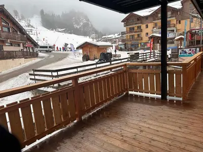Vue générale sur la montagne ou vue sur la montagne depuis l'appartement