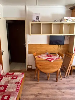 Télévision ou salle de divertissement dans l'établissement Les myrtilles Studio