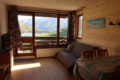 Vue générale sur la montagne ou vue sur la montagne depuis l'appartement