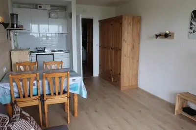 Cuisine ou kitchenette dans l'établissement SLA107 - Apt lumineux 4pers vue lac Tignes
