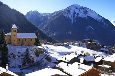 Vue générale sur la montagne ou vue sur la montagne depuis l'appartement