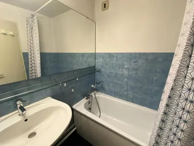 Salle de bains dans l'établissement Résidence Albaron - Studio coin montagne - 4 personnes MAE-4231