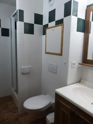 Salle de bains dans l'établissement Résidence Le Clos Vanoise - 3 Pièces pour 8 Personnes MAE-4331