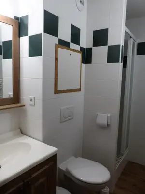 Salle de bains dans l'établissement Résidence Le Clos Vanoise - 3 Pièces pour 7 Personnes MAE-4351