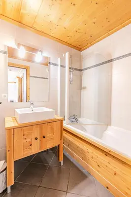 Salle de bains dans l'établissement Résidence Le Criterium - Résidence Le Critérium 3 Chalet A Appartement 2 MAE-4361