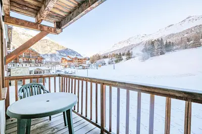 Vue générale sur la montagne ou vue sur la montagne depuis l'appartement