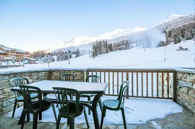 Vue générale sur la montagne ou vue sur la montagne depuis l'appartement