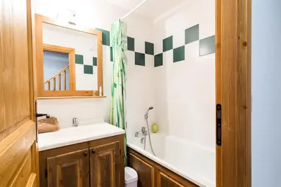 Salle de bains dans l'établissement Résidence Le Clos Vanoise - 2 Pièces pour 6 Personnes MAE-4471