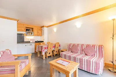 Cuisine ou kitchenette dans l'établissement Résidence Le Criterium - Résidence Le Critérium 3 Chalet C Appartement 4 MAE-4481