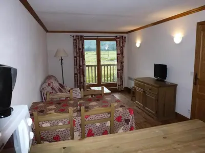 Télévision ou salle de divertissement dans l'établissement Résidence Le Clos Vanoise - 2 Pièces pour 6 Personnes MAE-4541