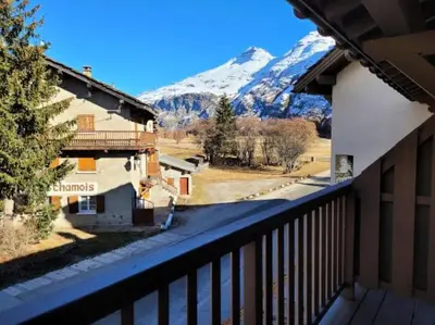 Vue générale sur la montagne ou vue sur la montagne depuis l'appartement
