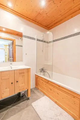 Salle de bains dans l'établissement Résidence Le Criterium - Résidence Le Critérium 3 Chalet D Appartement 3 MAE-4591