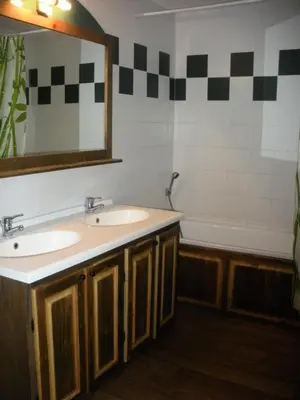 Salle de bains dans l'établissement Résidence Le Clos Vanoise - 4 Pièces pour 8 Personnes MAE-4601
