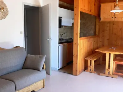 Cuisine ou kitchenette dans l'établissement Résidence Parrachee - 2 Pièces pour 5 Personnes MAE-4621