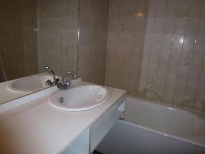 Salle de bains dans l'établissement Résidence Parrachee - 2 Pièces pour 5 Personnes MAE-4621