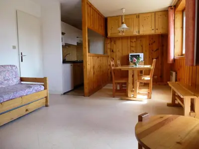 Cuisine ou kitchenette dans l'établissement Résidence Parrachee - 2 Pièces pour 5 Personnes MAE-4641