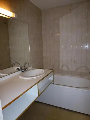 Salle de bains dans l'établissement Résidence Parrachee - 2 Pièces pour 5 Personnes MAE-4641