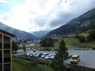 Vue générale sur la montagne ou vue sur la montagne depuis l'appartement