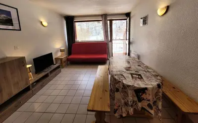 Télévision ou salle de divertissement dans l'établissement Résidence Le Soliet 2 - Studio pour 4 Personnes MAE-4671