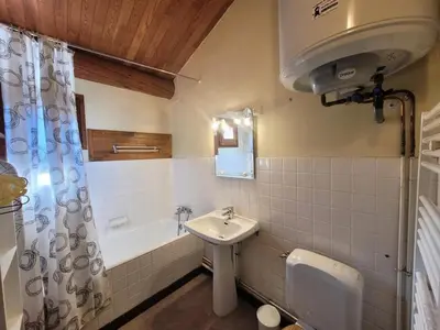 Salle de bains dans l'établissement Résidence Trolle-soldanelle - Studio pour 3 Personnes MAE-4691
