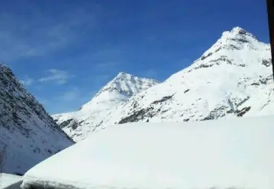 Vue générale sur la montagne ou vue sur la montagne depuis l'appartement