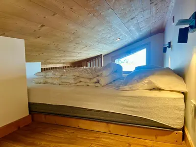 Un ou plusieurs lits dans un hébergement de l'établissement CHALET - DUPLEX neuf 8 pax - pied des pistes - parking privé - cheminée - Skiroom - 3 rooms & mezzanine