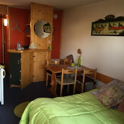 Cuisine ou kitchenette dans l'établissement Nice Flat Le Varet Arcs 2000