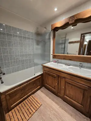 Salle de bains dans l'établissement Bel appartement 4 pers, Tignes Le Lac