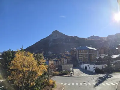 Vue générale sur la montagne ou vue sur la montagne depuis l'appartement